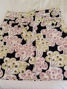 LOFT Women's Size 0 Floral Ponte Flippy Skirt. 70's Style Fun and Fabulous